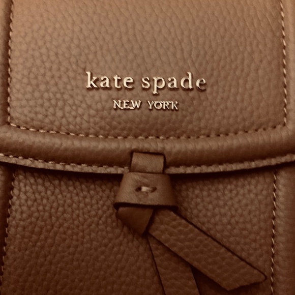 BIG PRICE DROP!! Kate Spade NY Knott Phone Crossbody On Pebble Leather Brown - Picture 2 of 11
